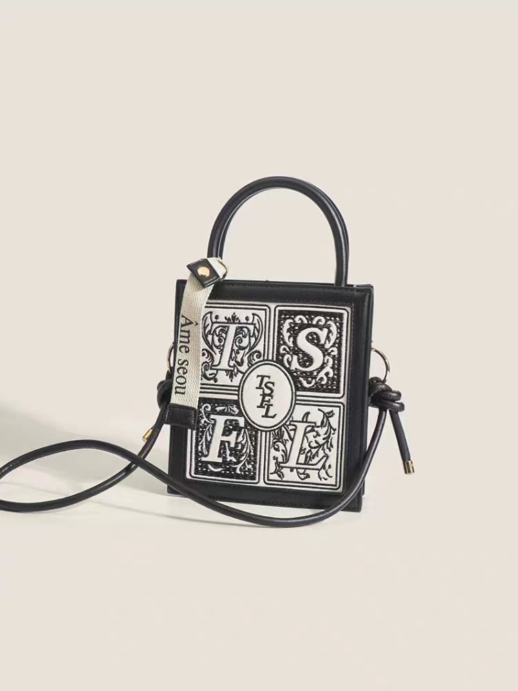 Original 2023 new style this year's popular embroidery high-end small square bag portable shoulder Messenger bag female