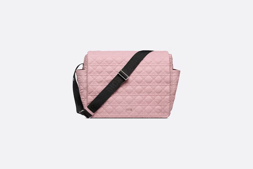Duffel bag.  Light pink color large rattan case science and technology canvas.  Numbering: M9988PNHQ_M973