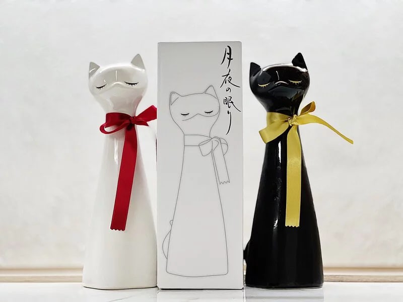 Chiyo Kotobuki's Night Sleep Black and White Cat Combo